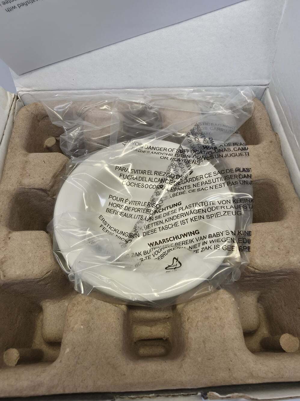 Scentsy Warmer Pressed Tin White Square New in Original Box - Picture 5 of 8